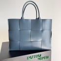 Quality Bottega Veneta ARCO TOTE Large intrecciato grained leather tote bag 652868 blue Tl16625Vu63