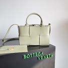 Bottega Veneta ARCO TOTE Small intrecciato grained leather tote bag 709337 Travertine Tl16632Dq89