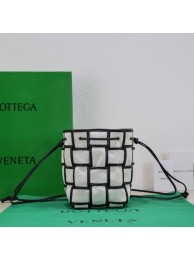 Bottega Veneta Mini intreccio leather crossbody bucket bag 680217 Natural&black Tl16726HW50