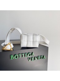 Imitation Bottega Veneta Candy Padded Cassette 716648 white Tl16618uq94